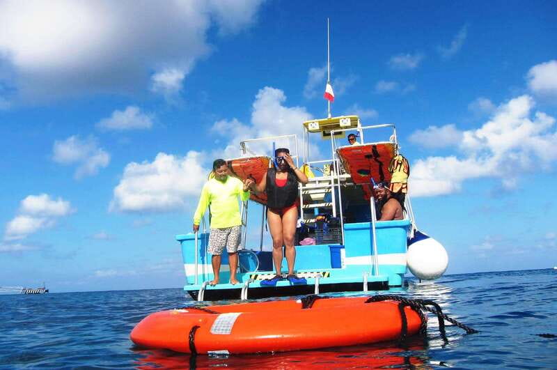 Cozumel: VIP Glass Bottom Boat & Snorkeling 3 Reefs Tour - Group Size and Comfort on the Water