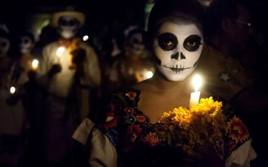 Day of the Dead Tour in San Andres Míxquic From Mexico City - Walking through decorated San Andrés Mixquic