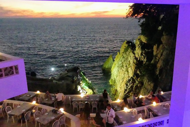 DeLuxe Cliff Divers+Sunset Exhibition byNight w/Different Options - Who will enjoy this evening most