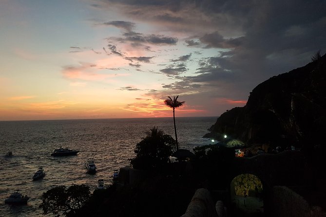 DeLuxe Cliff Divers+Sunset Exhibition byNight w/Different Options - Practical details that can save you trouble