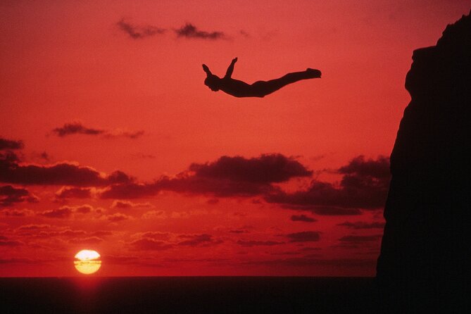 DeLuxe Cliff Divers+Sunset Exhibition byNight w/Different Options - Starting with pickup and the ride along La Costera