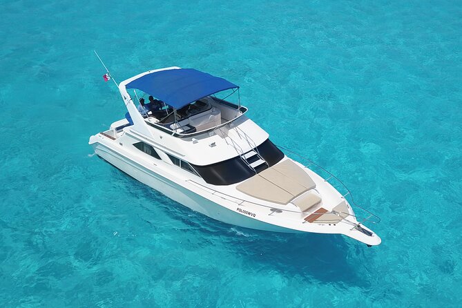 Deluxe Yacht 48FT with FlyBrige Rental in Cancun - Swimming, snorkeling, and the floating gear