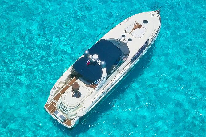 DIVA 60ft Elite Italian Yacht Experience in Cancun - The crew, equipment, and onboard comfort