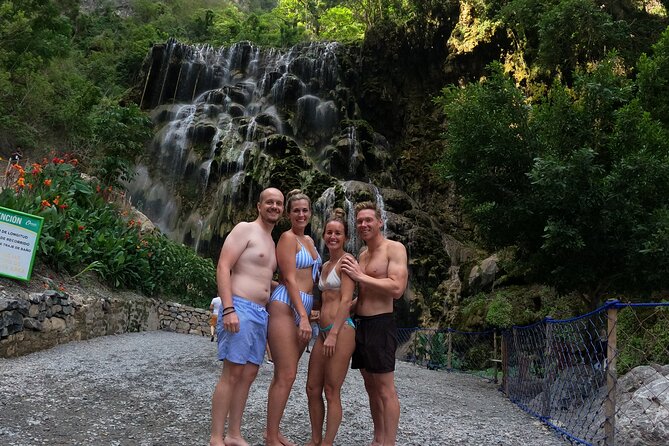 Early & Express Tolantongo Hot Springs - Guides who make a complicated day easier