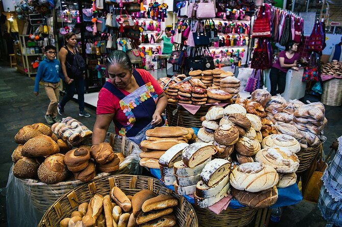 Earth, Corn & Fire: Tasting the Roots of Oaxacan Cuisine - Practical tips for enjoying the 10:00 a.m. start