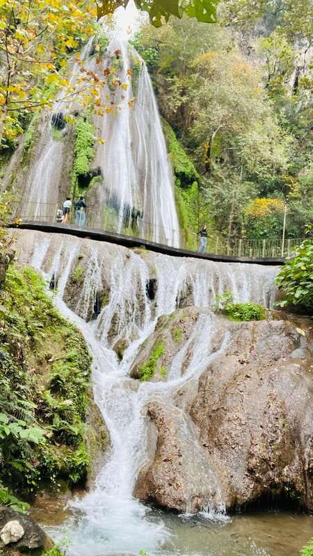 El mejor Tour a "Cola de Caballo" + Guía + Traslado +Tickets - Reaching the 27-meter Cola de Caballo waterfall