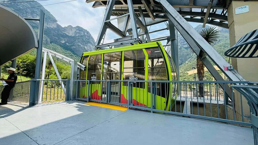 El mejor tour a "Grutas de Garcia" + Teleférico + Tickets - Bishop’s Lookout brings the day back above ground