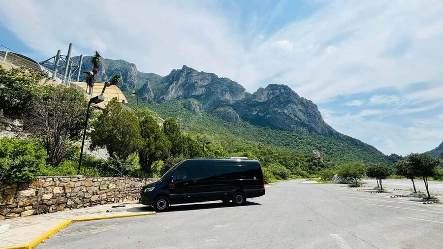 El mejor tour a "Grutas de Garcia" + Teleférico + Tickets - Small-group comfort is not guaranteed