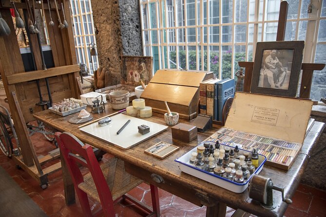 EXCLUSIVE TOUR Frida Kahlo Museum - SMALL GROUPS - Guides are the main reason to pay for this experience