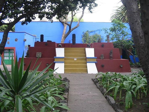 Frida Kahlo VIP [Museum Tickets Included] Bike, Markets & Churros - Why Coyoacan works so well by bicycle