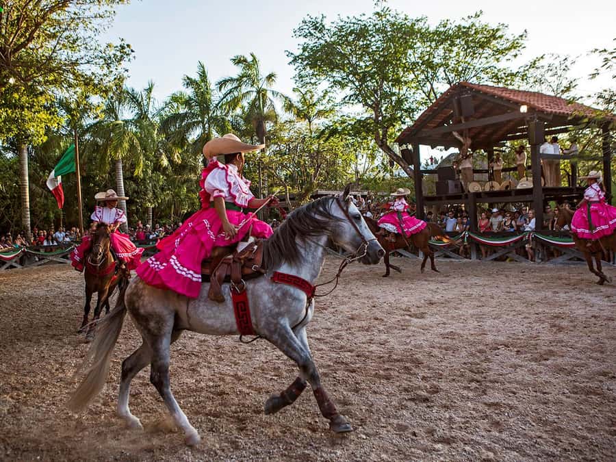 From Cancun: Complete Combo to Xcaret Park! - Who will enjoy Xcaret most