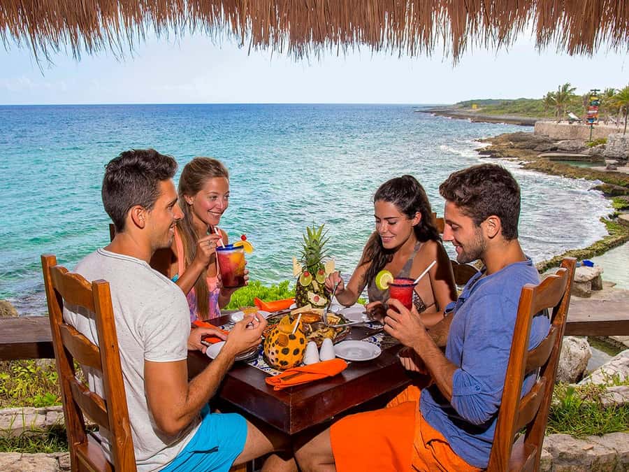 From Cancun: Complete Combo to Xcaret Park! - Performances that give the day a Mexican focus