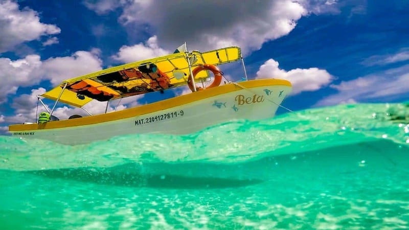 From Cozumel: 3 Reefs Boat Tour with Drinks and Snorkeling - What the boat ride feels like
