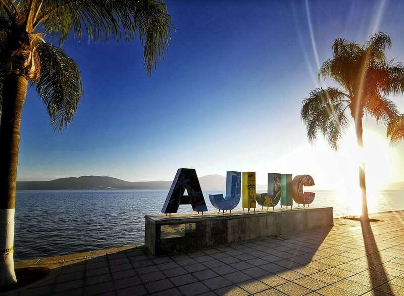 From Guadalajara: Enchanting Lake Chapala & Ajijic Day Trip - Ajijic, where the day becomes more colorful