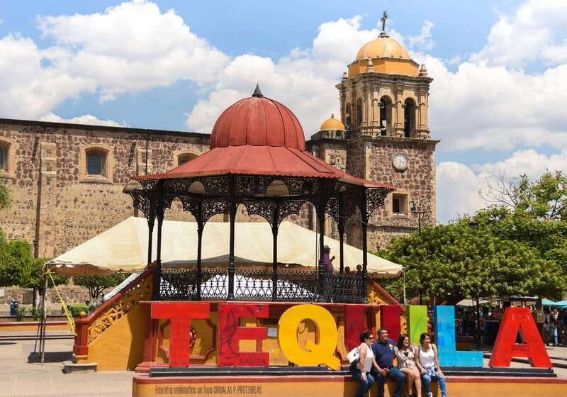 From Guadalajara: Tequila Trail Tour with Tasting - Who should book this experience