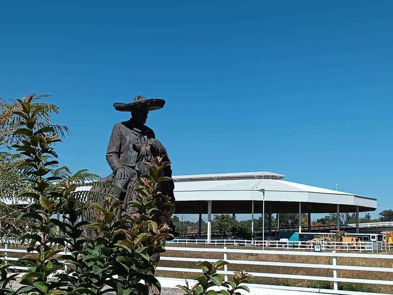 From Guadalajara to Chapala Lake: Funny and cultural tour - What $35 covers, and what it does not