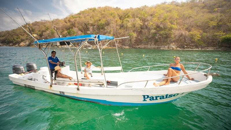 From La Crucecita: Private Huatulco 7 or 5 Bays Boat Trip - Private beaches and quieter moments