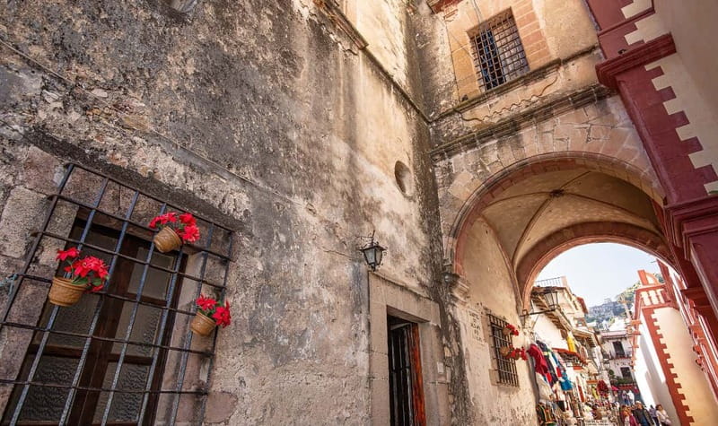 From Mexico City: 10-Hour Cuernavaca and Taxco Tour - The main plaza gives you the best Taxco pause