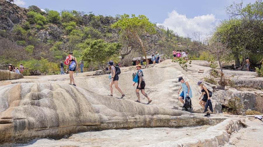 From Oaxaca de Juarez: Hierve el Agua and Mezcal Distillery - Walking the rock formations and reaching the pools