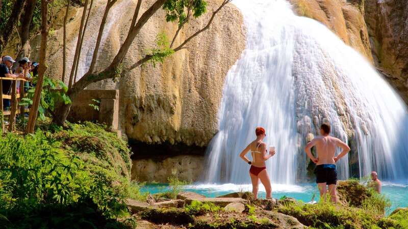 From Palenque: Palenque Ruins and waterfalls Roberto Barrios - Guide or self-guided visit?
