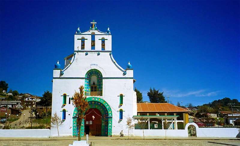 From San Cristóbal: Chamula and Zinacantán Guided Tour - Why Chamula feels unlike any church in Chiapas