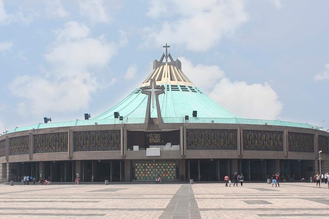 Full-Day Teotihuacan & Basilica Guadalupe Tour - Tlatelolco and the Plaza of Three Cultures