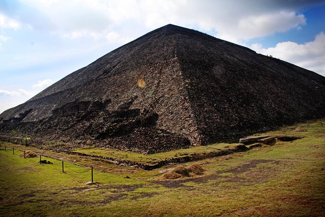 Full-Day Teotihuacan & Basilica Guadalupe Tour - What to bring and how to handle the day
