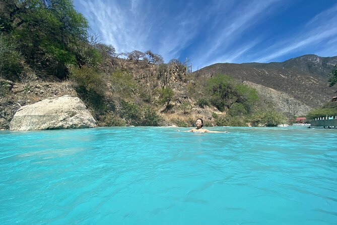 Full-Day Tour Exploring the Waters of Tolantongo - A 5:45 a.m. start at the Angel of Independence
