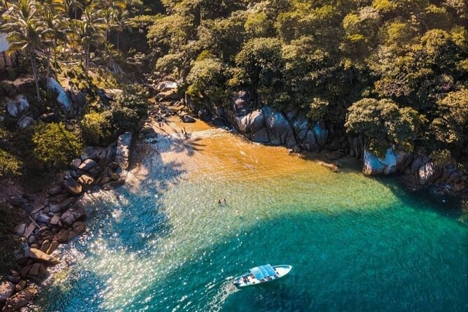 Full-Day Trail to 6 hidden Beaches, Colomitos & Snorkel - The first climb through tropical forest