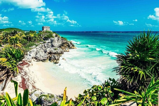 Full Day Tulum Ruins Tour Cenote and Swimming with Sea Turtles - Tulum ruins: history above the Caribbean