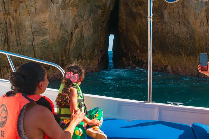 Glass-bottom boat tour to the Arch + beach time - How the price compares with the experience