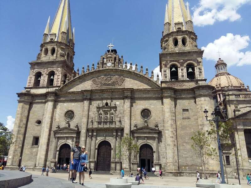 Guadalajara: Culture, Architecture, and Market Walking Tour - Rotonda and Plaza de Armas