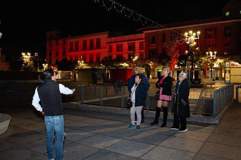 Guadalajara: Guided Tlaquepaque Night Tour with Hotel Pickup - What the $40 price really covers