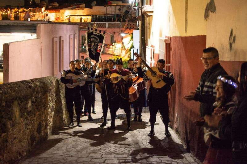 Guanajuato: Night Walk with the Estudiantina - Who will enjoy this most?