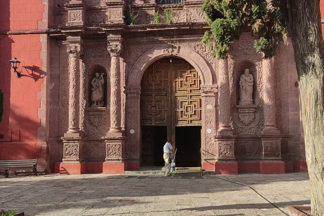Historical and Cultural Walking Tour of San Miguel de Allende - Three connected sites explain San Miguel’s religious center