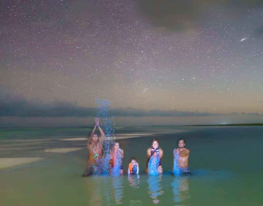 Holbox: Bioluminescence by Kayak and Stargazing. - Why Holbox is a good place for bioluminescence
