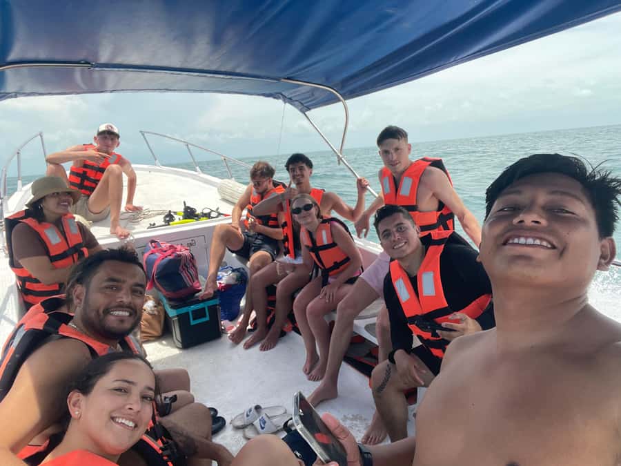 Holbox: Punta Mosquitos, Yalahau, & Pasión Island Boat Tour - How the schedule affects your day