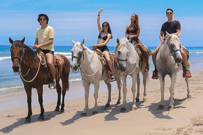Horseback Riding in Sayulita Through Jungle Trails to the Beach - The horses and the guides