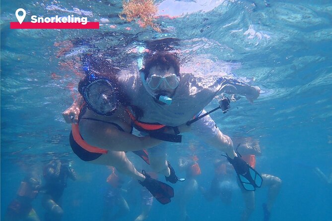 Isla Mujeres Catamaran + Snorkel + Open Bar on board + Buffet - Buffet lunch and beach club access