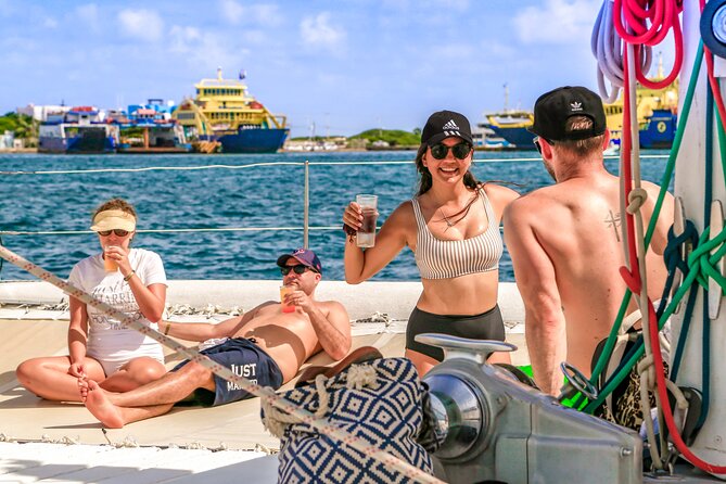 Isla Mujeres Catamaran Tour with Open Bar, Lunch and Snorkeling - Exploring Isla Mujeres town