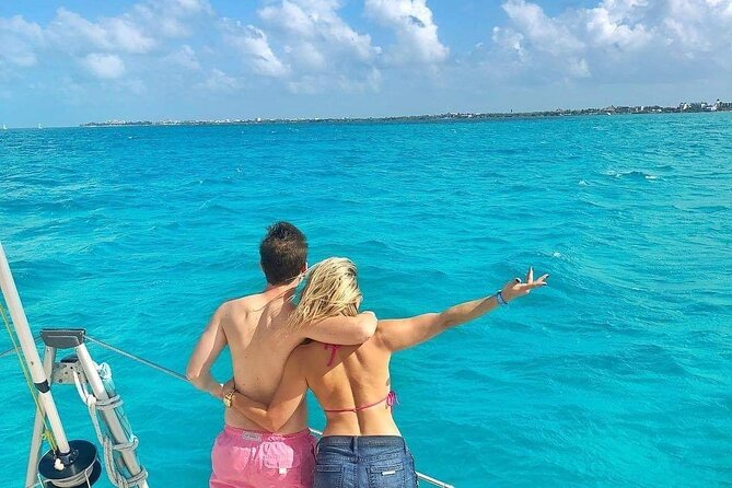 Isla Mujeres Catamaran Tour with Snorkel, Open bar and Transport - The buffet lunch: useful, not a reason to book