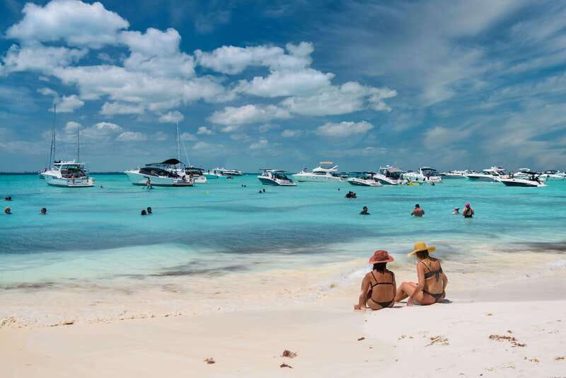Isla Mujeres: Catamaran with Open Bar, Snorkeling and Lunch - The return sail to Cancun
