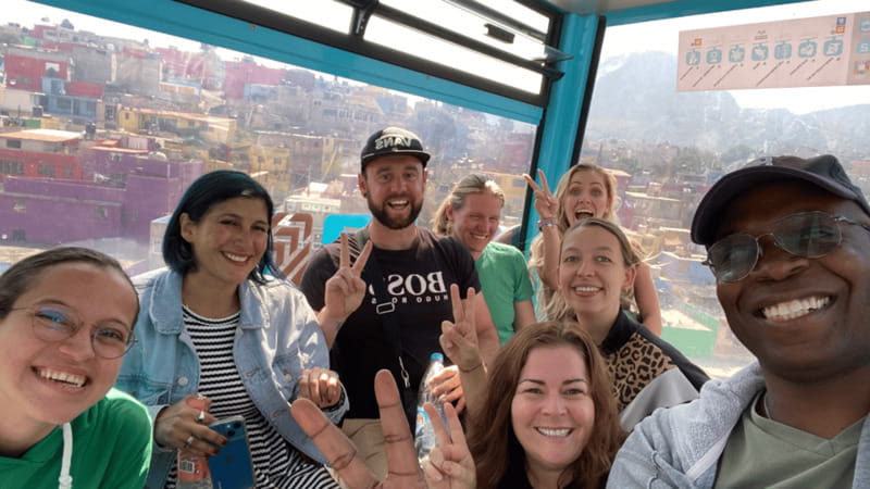 Iztapalapa: Cable Car Tour and Urban Art From the Heights - The 40-minute Cablebús ride over Iztapalapa