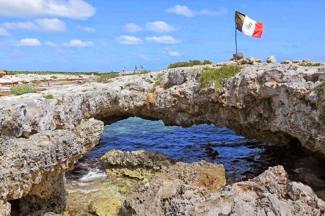 Jade Caverns Private Jeep Tour with Lunch and Snorkeling - El Mirador packs views and blowholes into 15 minutes