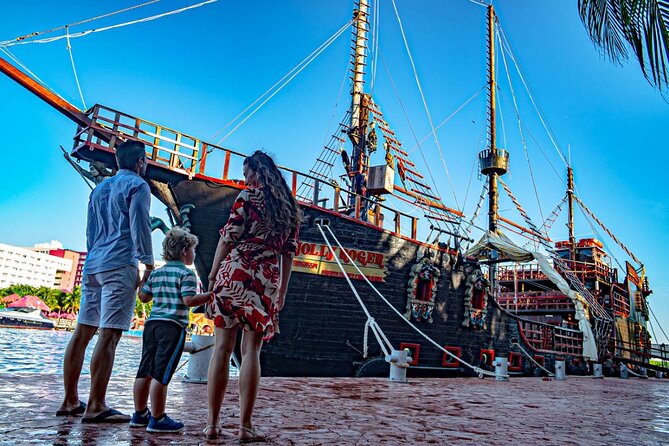 Jolly Roger Pirate Show and Dinner in Cancun - Dinner choices, from salmon to lobster