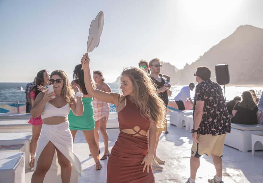 Los Cabos: Sunset Fajitas Dinner Cruise on Cabo Escape - How the $99 price compares with the experience