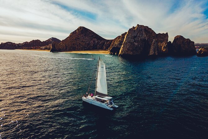 Luxury Whale Watch Cruise to The Arch Los Cabos - Stop two: The Arch and Cabo’s rock formations