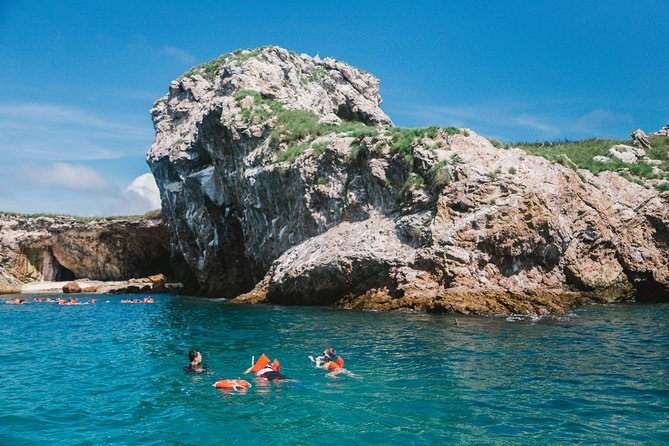 Marietas Islands snorkeling & Hidden beach (w/ restrictions) - Snorkeling among fish and sea urchins
