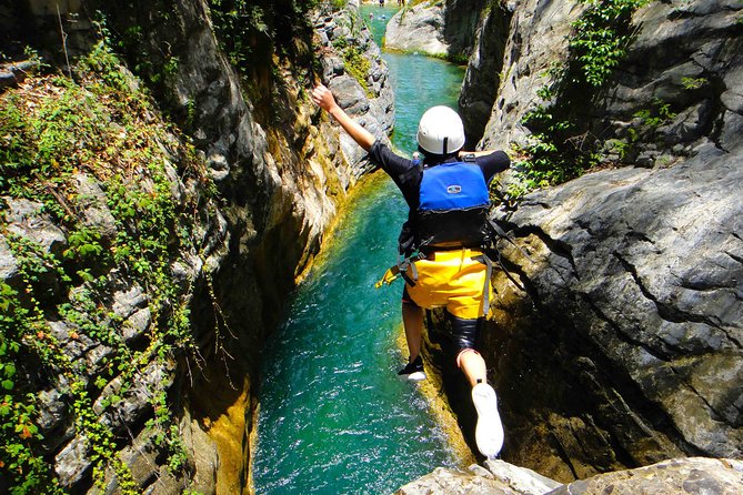 Matacanes : Canyoning + Hiking + Water Jumps + Rappel + Caves - Key points at a glance