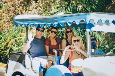 City Tour in a Traditional “Pulmonia” Open-Air Car